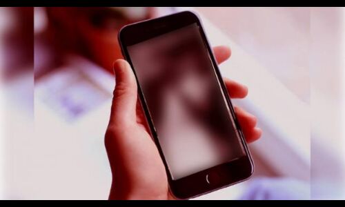 प्रेमिका के साथ वीडियो कॉल पर बात करते-करते लगा ली फांसी प्रेमिका के साथ वीडियो कॉल पर बात करते-करते लगा ली फांसी