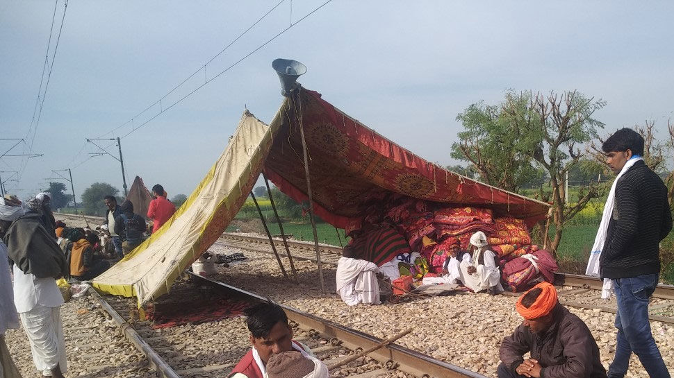 गुर्जरों का आंदोलन चौथे दिन भी जारी, पुलिस ने बढ़ाई फोर्स