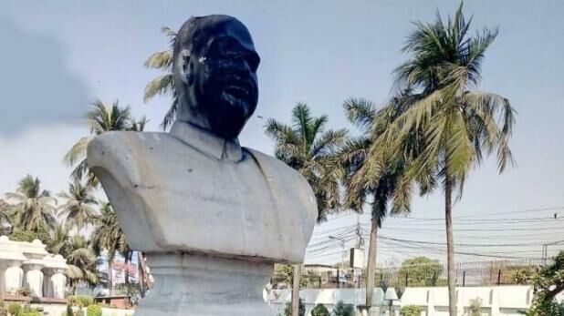 लेनिन, पेरियार के बाद अब कोलकाता में तोड़ी गई श्यामा प्रसाद मुखर्जी की मूर्ति