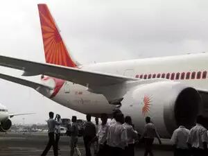 बैंकों के 8000 करोड़ रुपये लेकर कर्ज चुकाने में डिफॉल्ट हुई Jet Airways