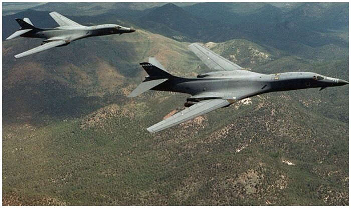 अमेरिका ने बमवर्षक विमान बी-52 से अफगानिस्तान में बरसाए रिकॉर्ड बम