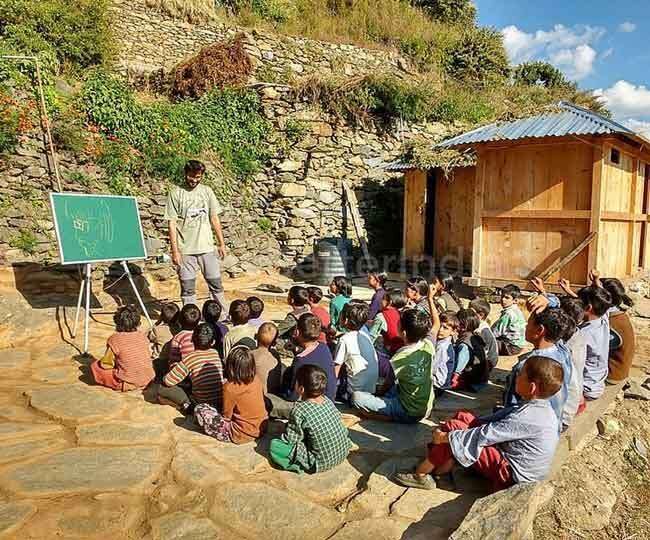 टिहरी जिले में 142 प्राइमरी स्कूल बंद, 22 जूनियर हाईस्कूल में भी लगे ताले