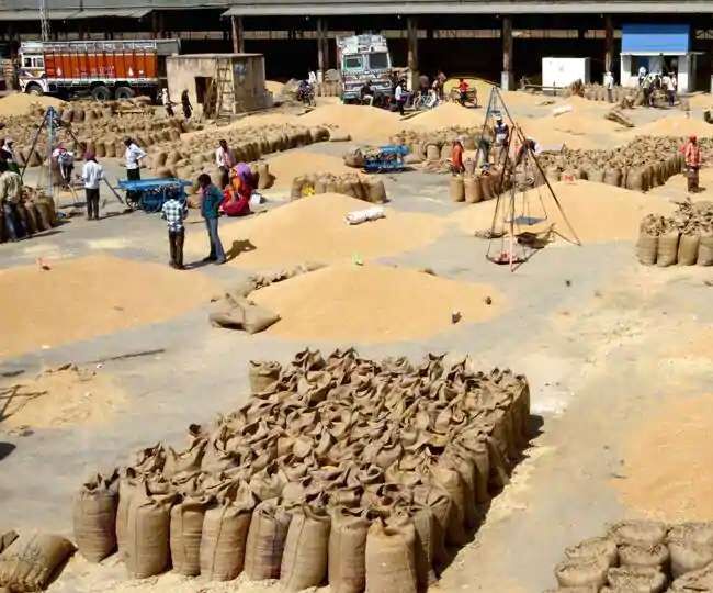 यूपी सरकार किसानों से 1860 रुपये प्रति क्विंटल की दर से पहली अप्रैल से गेहूं खरीदेगी