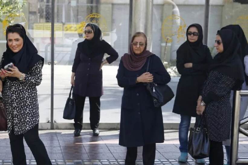 हिजाब विरोध प्रदर्शन तेज होने पर ईरान में 29 महिलाएं गिरफ्तार