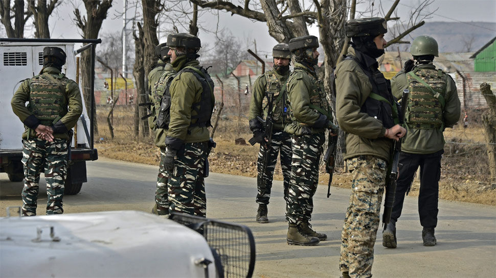 सुरक्षाबलों ने दो आतंकियों को मार गिराया: जम्मू-कश्मीर