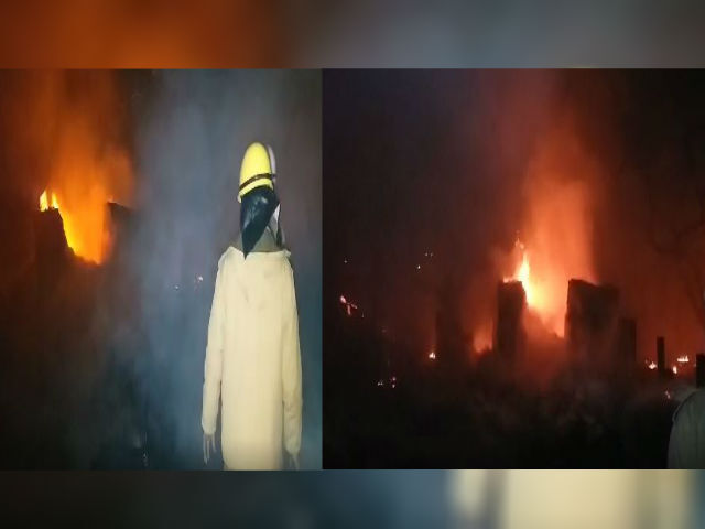 दिल्लीः पश्चिमपुरी में भीषण आग, 250 झुग्गियां जलकर हुईं खाक