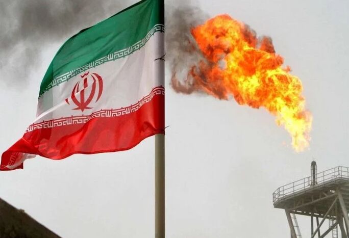ईरान से कच्चे तेल की खरीद पर अमेरिकी प्रतिबंध से भारत समेत आठ देशों को मिलेगी छूट
