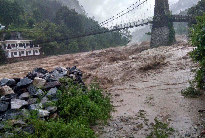 उत्तराखंड में बारिश से तबाही: देहरादून में 7 लोगों की मौत, पिथौरागढ़ में पुल बहा
