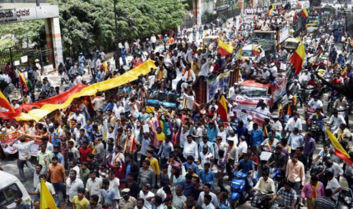 विधानसभा चुनाव से पहले कर्नाटक के लिए अलग झंडे की सिफारिश, हो सकता है विवाद  