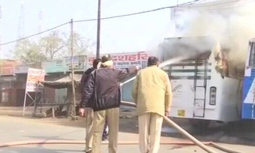 तिरंगा यात्रा में मौत, साजिश की आशंका, कासगंज हिंसा की 14 PHOTOS तिरंगा यात्रा में मौत, साजिश की आशंका, कासगंज हिंसा की 14 PHOTOS