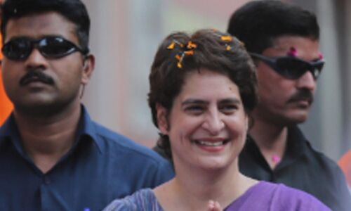 प्रियंका गांधी उत्तर प्रदेश में पूरी ताकत झोंकने की तैयारी में प्रियंका गांधी उत्तर प्रदेश में पूरी ताकत झोंकने की तैयारी में