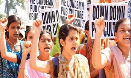 बिहार: बढ़ते जा रहे हैं महिलाओं के खिलाफ हिंसा के मामले, हैरान करने वाले हैं आंकड़े बिहार: बढ़ते जा रहे हैं महिलाओं के खिलाफ हिंसा के मामले, हैरान करने वाले हैं आंकड़े