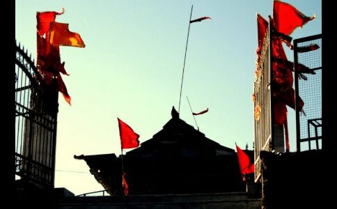 भारत का एक ऐसा मंदिर जहां साथ नहीं जा सकते हैं पति- पत्नी, वरना भुगतना पड़ता है भारी दंड ! भारत का एक ऐसा मंदिर जहां साथ नहीं जा सकते हैं पति- पत्नी, वरना भुगतना पड़ता है भारी दंड !