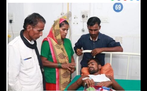 20 साल पहले डांटने पर घर से चला गया बेटा देहरादून में मिला, परिजनों की खुशी का ठिकाना नहीं रहा 20 साल पहले डांटने पर घर से चला गया बेटा देहरादून में मिला, परिजनों की खुशी का ठिकाना नहीं रहा