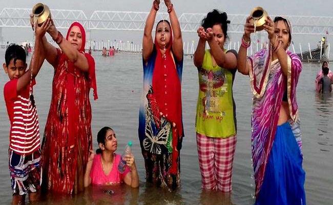 लोक आस्था का महापर्व छठ नहाय-खाय के साथ आरंभ, नदी घाटों पर उमड़े श्रद्धाुल लोक आस्था का महापर्व छठ नहाय-खाय के साथ आरंभ, नदी घाटों पर उमड़े श्रद्धाुल