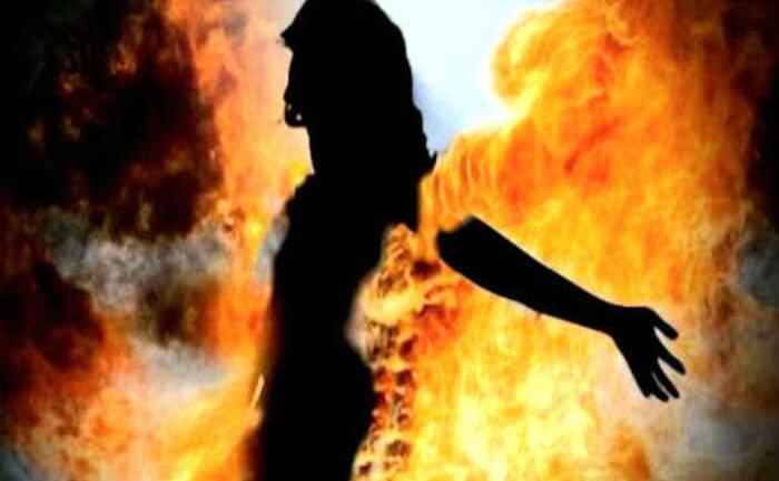 बिहार: नालंदा में महिला ने किया बलात्कार का विरोध तो दबंगों ने जिंदा जलाया बिहार: नालंदा में महिला ने किया बलात्कार का विरोध तो दबंगों ने जिंदा जलाया