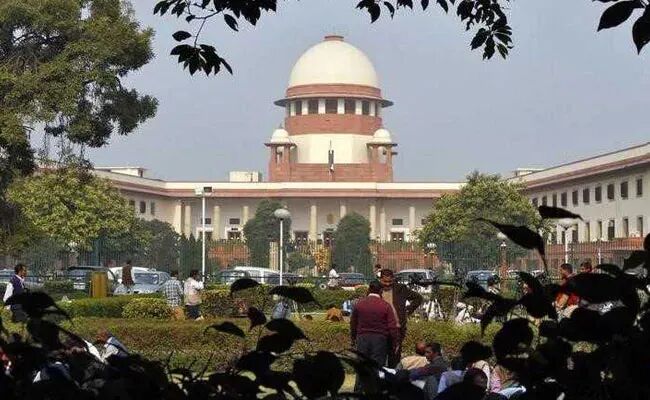 उच्चतम न्यायालय ने एसएससी परीक्षा, 2017 के परिणाम घोषित करने पर रोक लगायी उच्चतम न्यायालय ने एसएससी परीक्षा, 2017 के परिणाम घोषित करने पर रोक लगायी