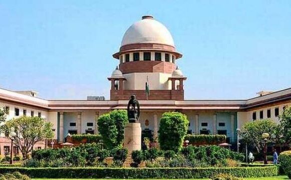 अनूठा आदेश : सुप्रीम कोर्ट ने कहा- तलाक ले लो, पर ताउम्र दोस्त बने रहो अनूठा आदेश : सुप्रीम कोर्ट ने कहा- तलाक ले लो, पर ताउम्र दोस्त बने रहो