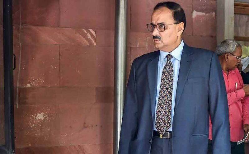 CBI निदेशक आलोक वर्मा के खिलाफ आज सुप्रीम कोर्ट में जांच रिपोर्ट सौंपेगा CVC CBI निदेशक आलोक वर्मा के खिलाफ आज सुप्रीम कोर्ट में जांच रिपोर्ट सौंपेगा CVC