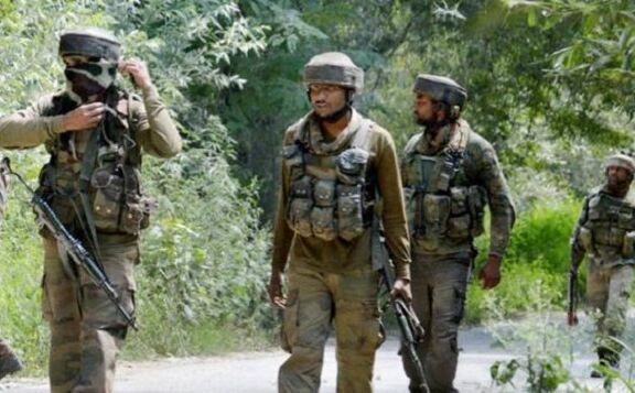 जम्मू कश्मीर: मुठभेड़ में एक जवान शहीद, हमला कर फरार हुए आतंकी जम्मू कश्मीर: मुठभेड़ में एक जवान शहीद, हमला कर फरार हुए आतंकी