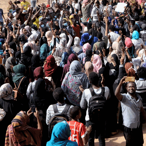 ब्रेड के दाम बढ़ने पर गुस्से में सड़क पर उतरे लोग, एक मासूम की मौत