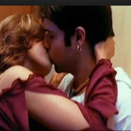 इस एक्टर को फिल्मों में किस करने में आता है मजा लेकिन घर जाकर पड़ती है बीवी की चप्पल