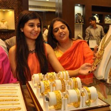 शादी के मौसम में मांग बढ़ने से सोने, चांदी की कीमतों में तेजी