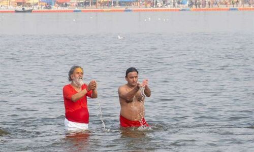 अखिलेश यादव ने ली गंगा मइया की कसम, सत्ता में आने पर सार्वजनिक करेंगे जातियों के आंकड़े अखिलेश यादव ने ली गंगा मइया की कसम, सत्ता में आने पर सार्वजनिक करेंगे जातियों के आंकड़े