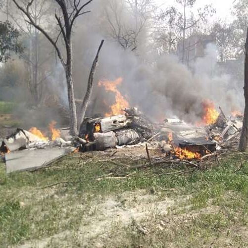 कुशीनगर में भारतीय वायुसेना का जगुआर लड़ाकू विमान क्रैश, पायलट ने कूदकर बचाई जान