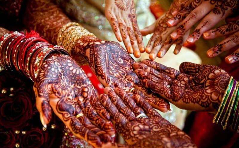 मेहँदी को लम्बे समय तक टिकना है तो लगाने के बाद करें ये काम
