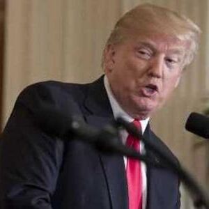 डोनाल्‍ड ट्रंप ने अपने पूर्व डॉक्‍टर को सहायक और चिकित्सा सलाहकार नियुक्त किया