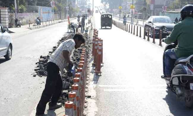 इस फ्लाईओवर में हो चुकी हैं आठ की मौत, अब आई सुरक्षा की याद
