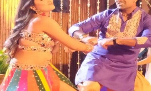 यू ट्यूब क्वीन आम्रपाली दुबे ने आइटम सांग पर लगाया ठुमका-