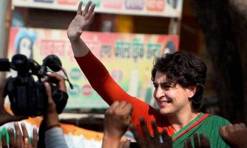 विदेश से लौटने के बाद प्रियंका ने राहुल गांधी से की मुलाकात विदेश से लौटने के बाद प्रियंका ने राहुल गांधी से की मुलाकात