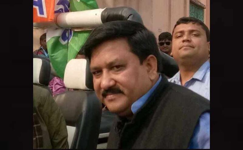 पूजा करके मंच से उतरे TMC विधायक, तभी हमलावरों ने बरसा दीं ताबड़तोड़ गोलियां