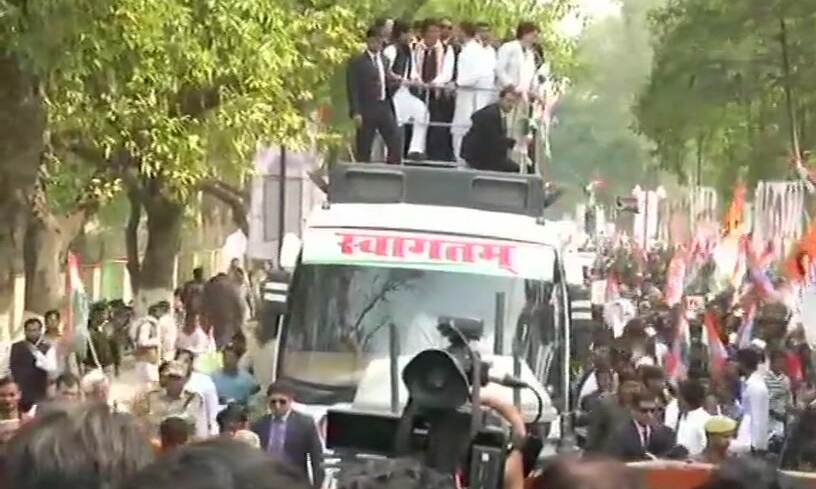 priyanka gandhi, rahul gandhi, congress, politics, indian national congress, modi, sonia gandhi, raj babbar, indira, priyanka didi, Lucknow, Roadshow,