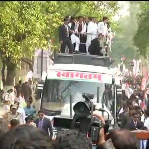 priyanka gandhi, rahul gandhi, congress, politics, indian national congress, modi, sonia gandhi, raj babbar, indira, priyanka didi, Lucknow, Roadshow,