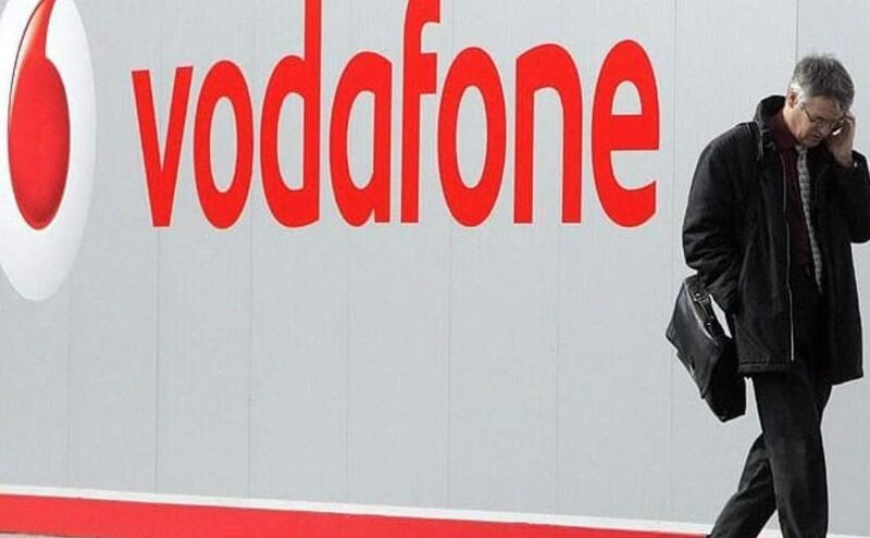 Vodafone ने 351 रुपये का फर्स्ट रिचार्ज प्लान लॉन्च किया Vodafone ने 351 रुपये का फर्स्ट रिचार्ज प्लान लॉन्च किया