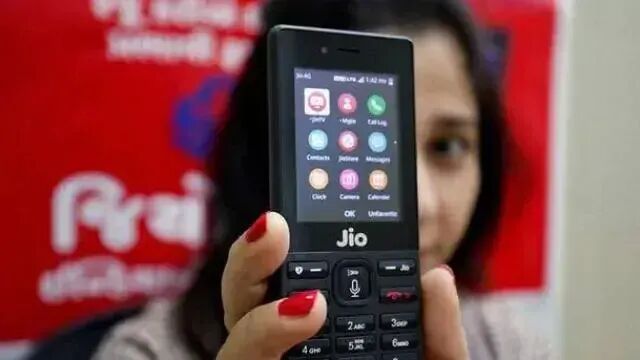 इस्तेमाल कर रहे हैं JioPhone तो इन 5 प्लान के बारे में जरूर जानें,