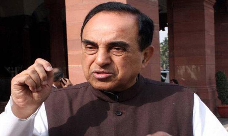 स्वामी ने दिलाया ध्यान, 2014 के एक फैसले के चलते पुलवामा में शहीद हुए 40 जवान