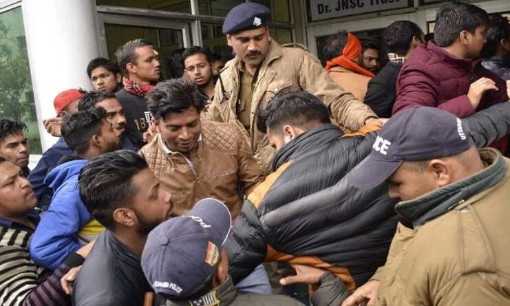 उत्तराखंड: पुलवामा घटना के बाद पुलिस का अलर्ट, दून में कश्मीरी छात्रों से मकान खाली करवाए