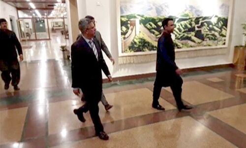 नहीं मान रहा पाकिस्‍तान, आतंकियों पर कार्रवाई करने की बजाय उठाया ये कदम...