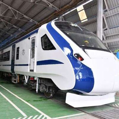 आम लोगों के लिए शुरू हुई देश की पहली सेमी बुलेट ट्रेन,