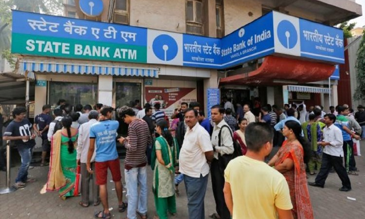 पुलवामा अटैक: स्टेट बैंक ऑफ इंडिया ने माफ किया 23 जवानों का लोन