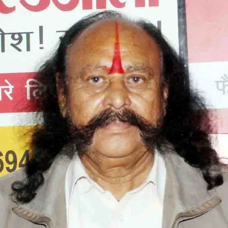 धूं-धूं कर जली इंदौर से पुणे जा रही बस, सभी यात्री सुरक्षित