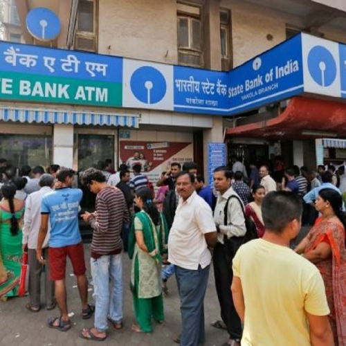 पुलवामा अटैक: स्टेट बैंक ऑफ इंडिया ने माफ किया 23 जवानों का लोन