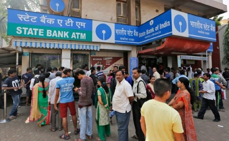 पुलवामा अटैक: स्टेट बैंक ऑफ इंडिया ने माफ किया 23 जवानों का लोन