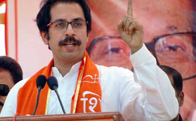 सर्जिकल स्ट्राइक नहीं, इंदिरा की तरह लाहौर तक घुसकर पाकिस्तानियों को मारो: शिवसेना