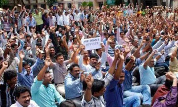 सरकारी नौकरी में गरीब सवर्णों को मिलेगा फायदा, लागू हुआ सवर्ण आरक्षण