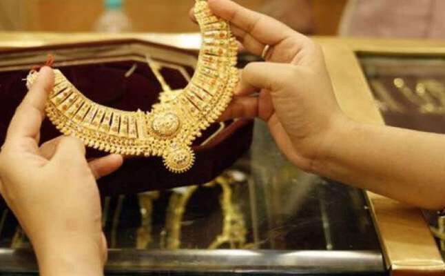 सोने की कीमत में बड़ी गिरावट, चांदी में तेज उछाल